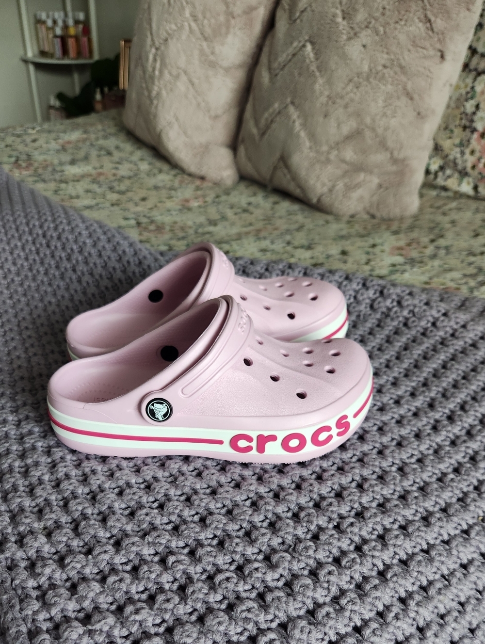 Sz J 2 Crocs Kids' in Light Pink with Logo Trim